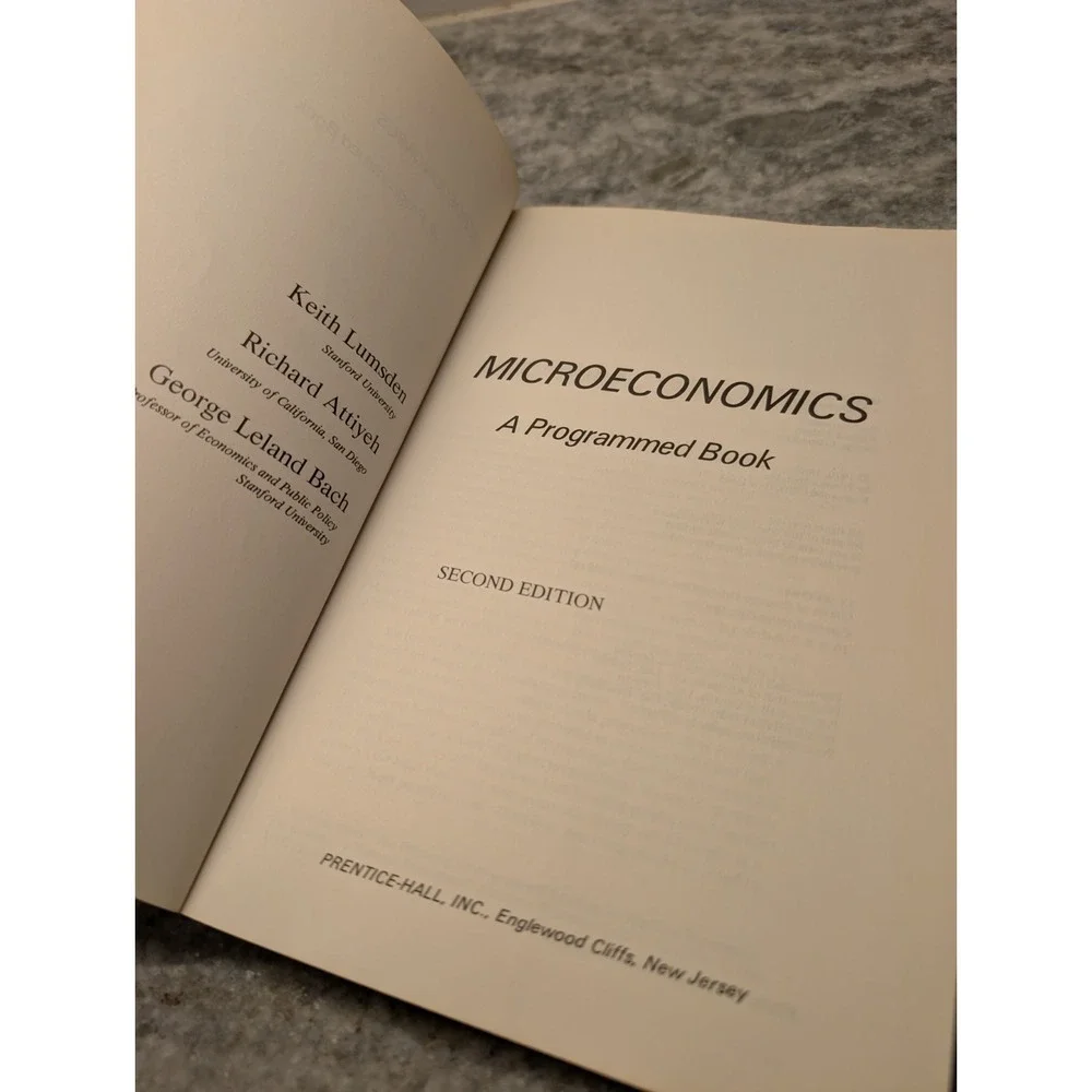 MACROECONOMICS: A‎ PROGRAMMED BOOK Prentice Hall 2nd Edition